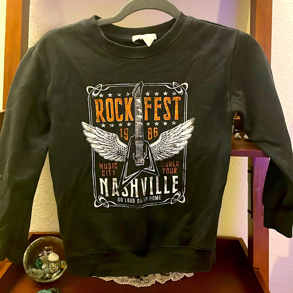 Black “Nashville”sweatshirt . Full Tilt brand size XS
